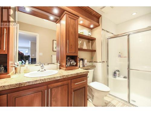 6805 Cottonwood Drive Unit# 400, Osoyoos, BC - Indoor Photo Showing Bathroom