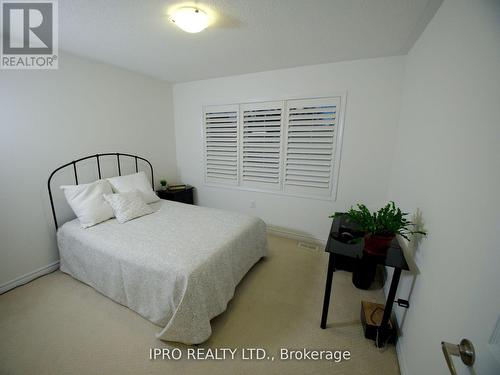 954 Penson Crescent, Milton, ON - Indoor Photo Showing Bedroom