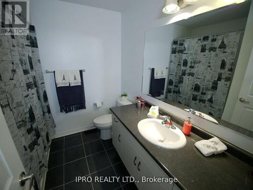 954 Penson Crescent, Milton, ON - Indoor Photo Showing Bathroom