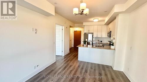 334 - 128 Grovewood Common, Oakville, ON - Indoor Photo Showing Kitchen