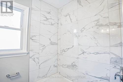 124 Mcmurchy Avenue S, Brampton, ON - Indoor Photo Showing Bathroom