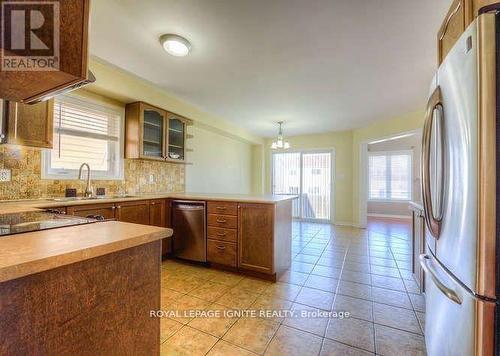 1181 Stire Street, Oshawa, ON - Indoor Photo Showing Kitchen