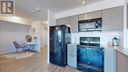 2405 - 30 Meadowglen Place, Toronto, ON - Indoor Photo Showing Kitchen