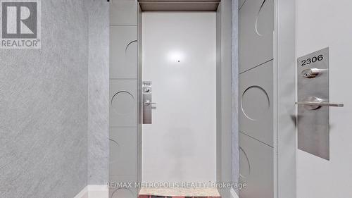 2405 - 30 Meadowglen Place, Toronto, ON -  Photo Showing Bathroom