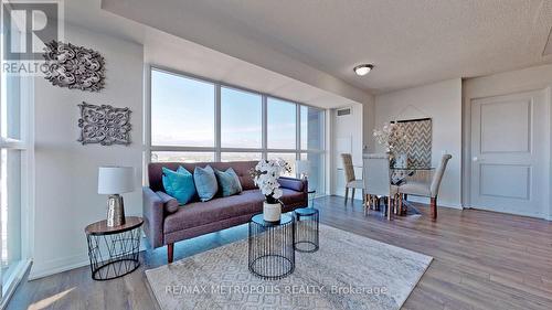 2405 - 30 Meadowglen Place, Toronto, ON - Indoor Photo Showing Living Room