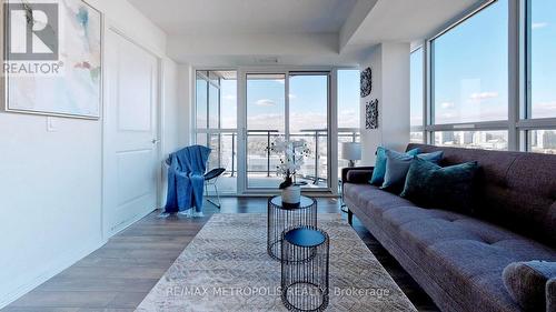 2405 - 30 Meadowglen Place, Toronto, ON - Indoor Photo Showing Living Room