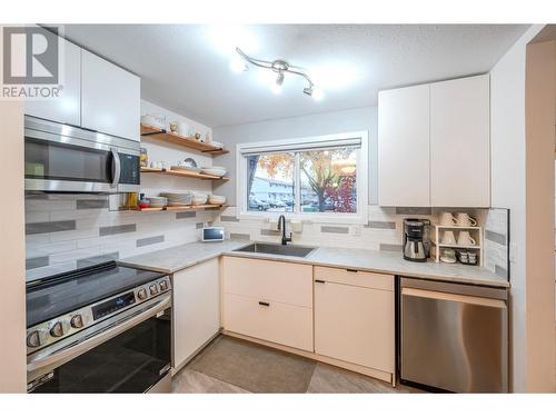 Kitchen - 3099 South Main Street Unit# 44, Penticton, BC - Indoor Photo Showing Kitchen