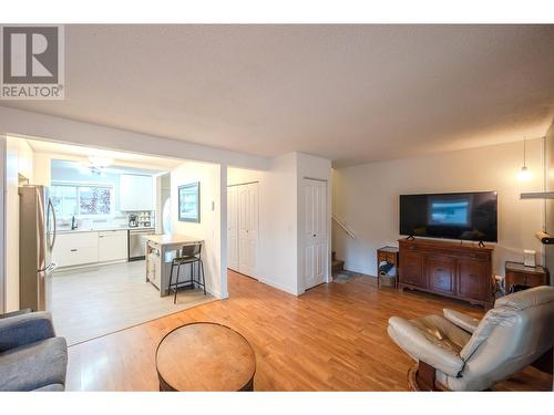 Living Room - 3099 South Main Street Unit# 44, Penticton, BC - Indoor Photo Showing Living Room