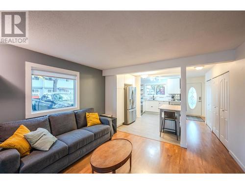 Living Room - 3099 South Main Street Unit# 44, Penticton, BC - Indoor Photo Showing Living Room