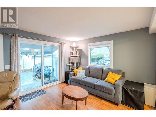 Living Room - 3099 South Main Street Unit# 44, Penticton, BC - Indoor Photo Showing Living Room