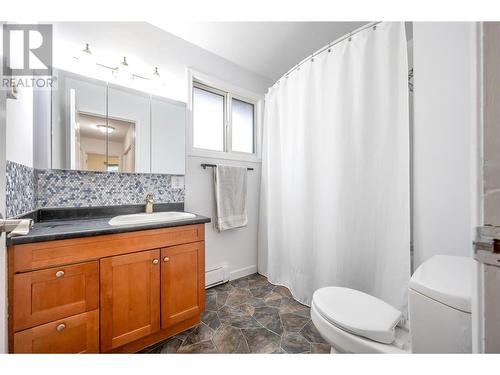 Main Bathroom - 3099 South Main Street Unit# 44, Penticton, BC - Indoor Photo Showing Bathroom