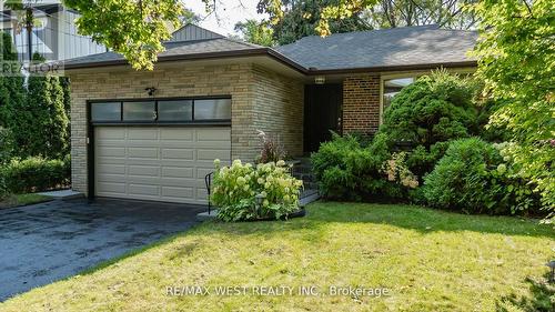 3 Humber Ridge Drive, Toronto, ON - Outdoor