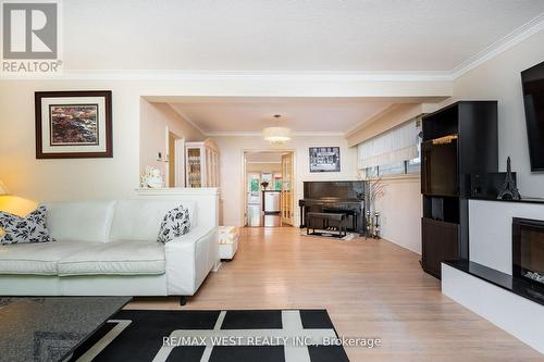 3 Humber Ridge Drive, Toronto, ON - Indoor Photo Showing Living Room