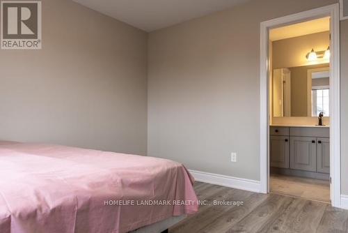 8 Venture Way, Thorold, ON - Indoor Photo Showing Bedroom