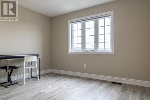 8 Venture Way, Thorold, ON - Indoor Photo Showing Other Room