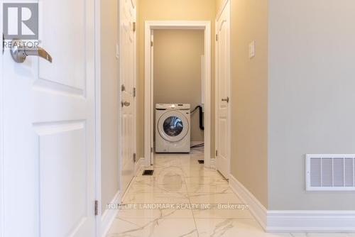 8 Venture Way, Thorold, ON - Indoor Photo Showing Laundry Room