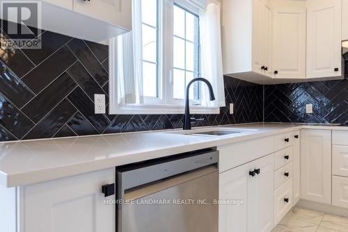 8 Venture Way, Thorold, ON - Indoor Photo Showing Kitchen