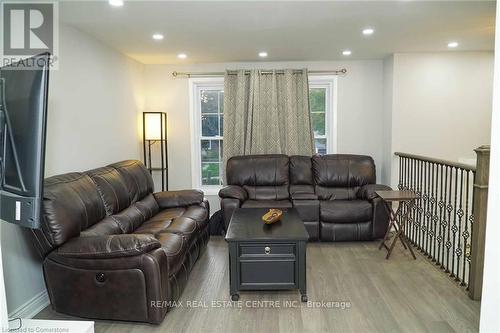 11 Wheatfield Crescent, Kitchener, ON - Indoor Photo Showing Living Room