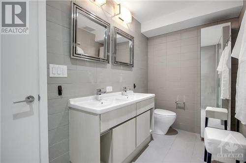 199 Slater Street Unit#2210, Ottawa, ON - Indoor Photo Showing Bathroom