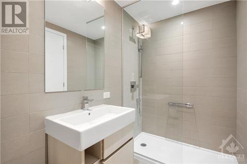 199 Slater Street Unit#2210, Ottawa, ON - Indoor Photo Showing Bathroom