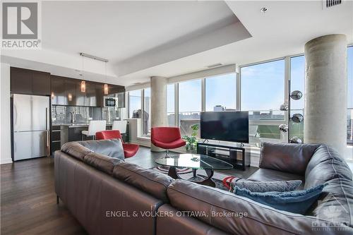 2210 - 199 Slater Street, Ottawa, ON - Indoor Photo Showing Living Room