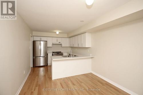 237 Lord Elgin Lane, Clarington, ON - Indoor Photo Showing Kitchen With Double Sink