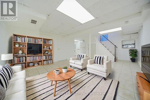 10 Dumfrey Road, Toronto, ON - Indoor Photo Showing Living Room