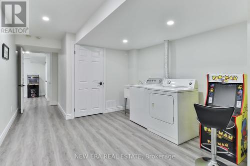 37 Mantle Avenue, Whitchurch-Stouffville, ON - Indoor Photo Showing Laundry Room