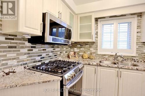 135 Stonebriar Drive, Vaughan, ON - Indoor Photo Showing Kitchen With Double Sink With Upgraded Kitchen