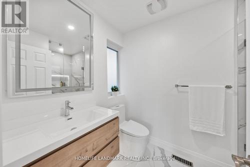 151 Highland Crescent, Toronto, ON - Indoor Photo Showing Bathroom