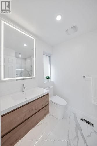 151 Highland Crescent, Toronto, ON - Indoor Photo Showing Bathroom