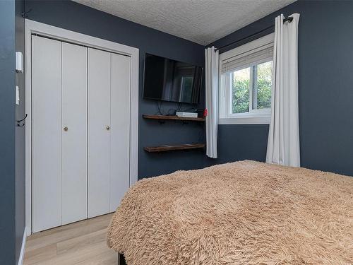 615 Goldstream Ave, Langford, BC - Indoor Photo Showing Bedroom