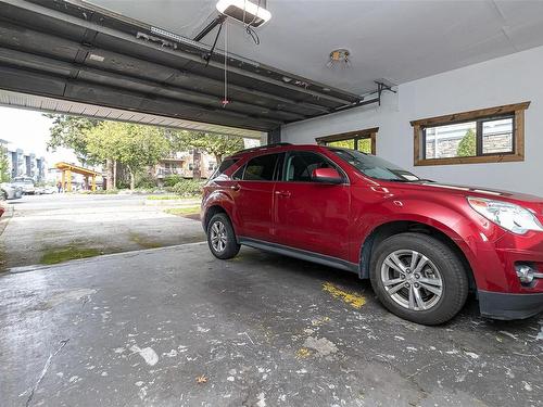 615 Goldstream Ave, Langford, BC - Indoor Photo Showing Garage