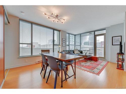 504-760 Johnson St, Victoria, BC - Indoor Photo Showing Dining Room