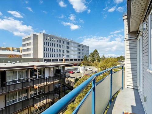 405-2310 Trent St, Victoria, BC - Outdoor With Balcony