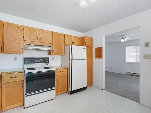 455 3Rd St, Courtenay, BC - Indoor Photo Showing Kitchen