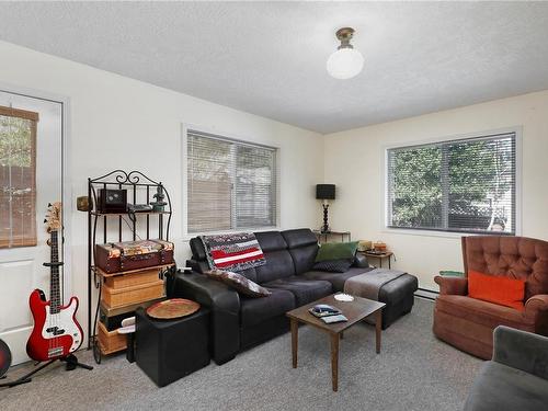 455 3Rd St, Courtenay, BC - Indoor Photo Showing Living Room