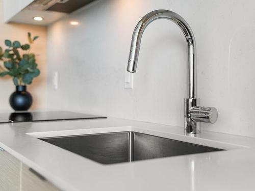 1208-848 Yates St, Victoria, BC - Indoor Photo Showing Kitchen