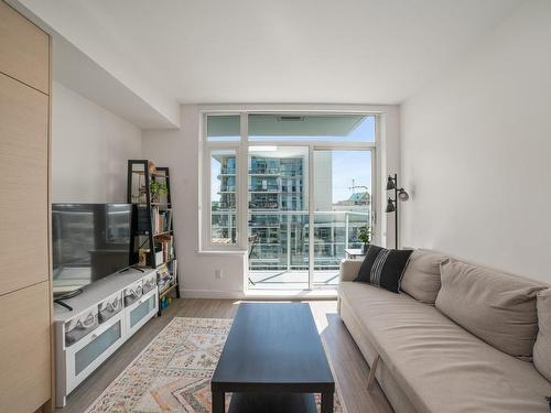 1208-848 Yates St, Victoria, BC - Indoor Photo Showing Living Room