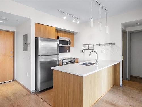 501-834 Johnson St, Victoria, BC - Indoor Photo Showing Kitchen With Double Sink