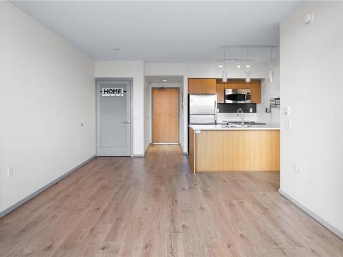 501-834 Johnson St, Victoria, BC - Indoor Photo Showing Kitchen