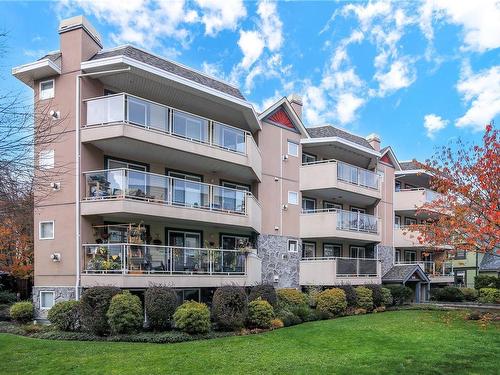 306-320 Menzies St, Victoria, BC - Outdoor