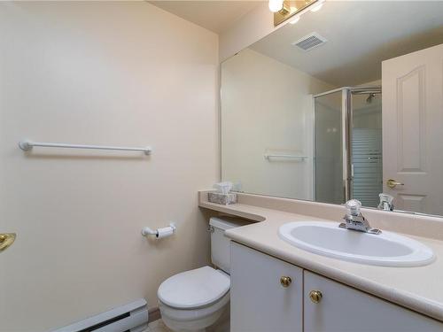 306-320 Menzies St, Victoria, BC - Indoor Photo Showing Bathroom