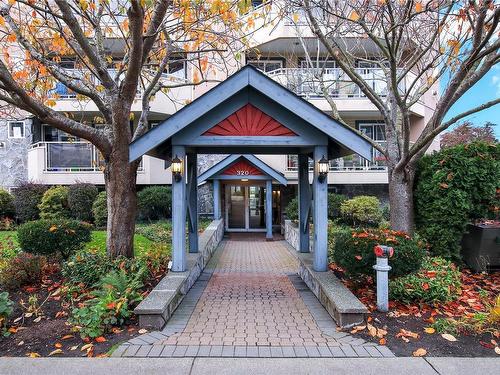 306-320 Menzies St, Victoria, BC - Outdoor