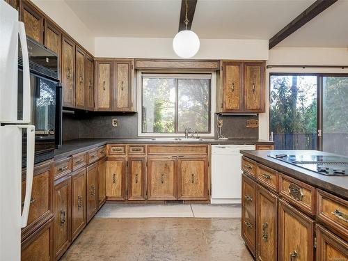 4695 Hillwood Rd, Saanich, BC 