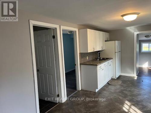 15 Brown Street, Belleville, ON - Indoor Photo Showing Kitchen