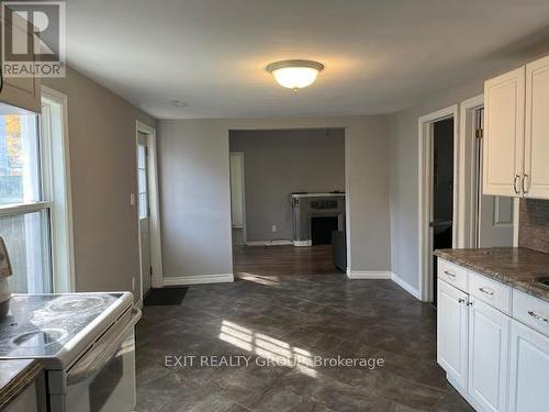 15 Brown Street, Belleville, ON - Indoor Photo Showing Kitchen