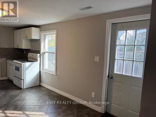 15 Brown Street, Belleville, ON - Indoor Photo Showing Kitchen