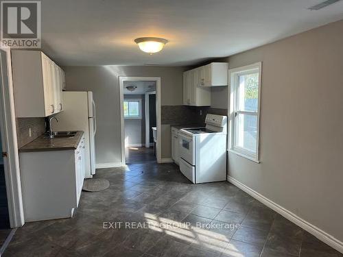 15 Brown Street, Belleville, ON - Indoor Photo Showing Kitchen