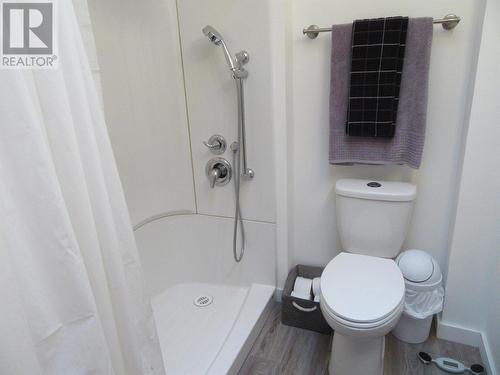 1775 10Th Avenue, Prince George, BC - Indoor Photo Showing Bathroom